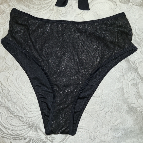 AmicaBling two piece black bikini - Picture 2 of 6